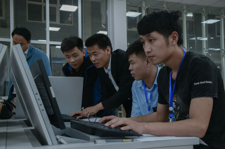 指导教师认真指导